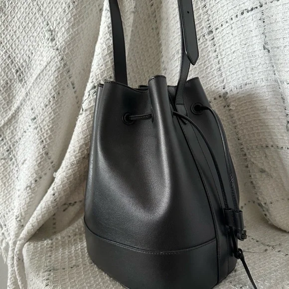 Classic Black Leather Shoulder Bag with Drawstring - Picture 4 of 7